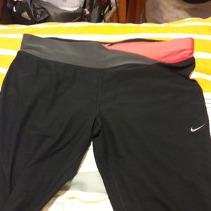 Nike dry fit cropped leggings